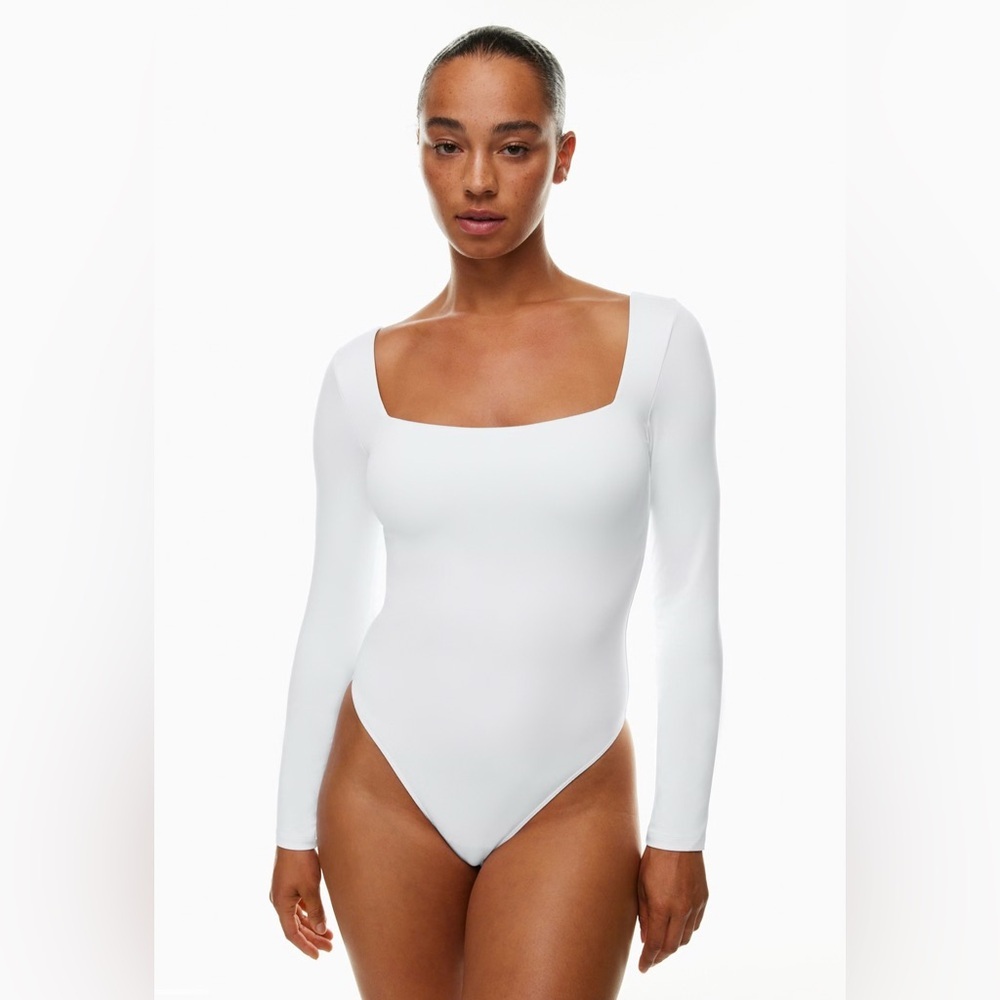 NWT Aritzia Babaton Contour Squareneck Long Sleeve Bodysuit S White